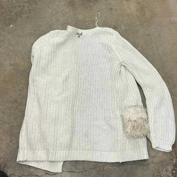 Tahari sparkly cardigan with  faux fur pockets - Picture 5 of 7